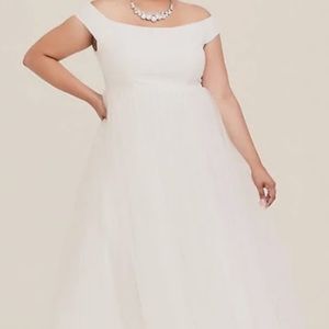 Torrid Off Shoulder Wedding Dress NWT